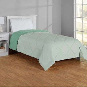 Kids Reversible Microfiber Comforter Green Twin/Twin-XL All Season